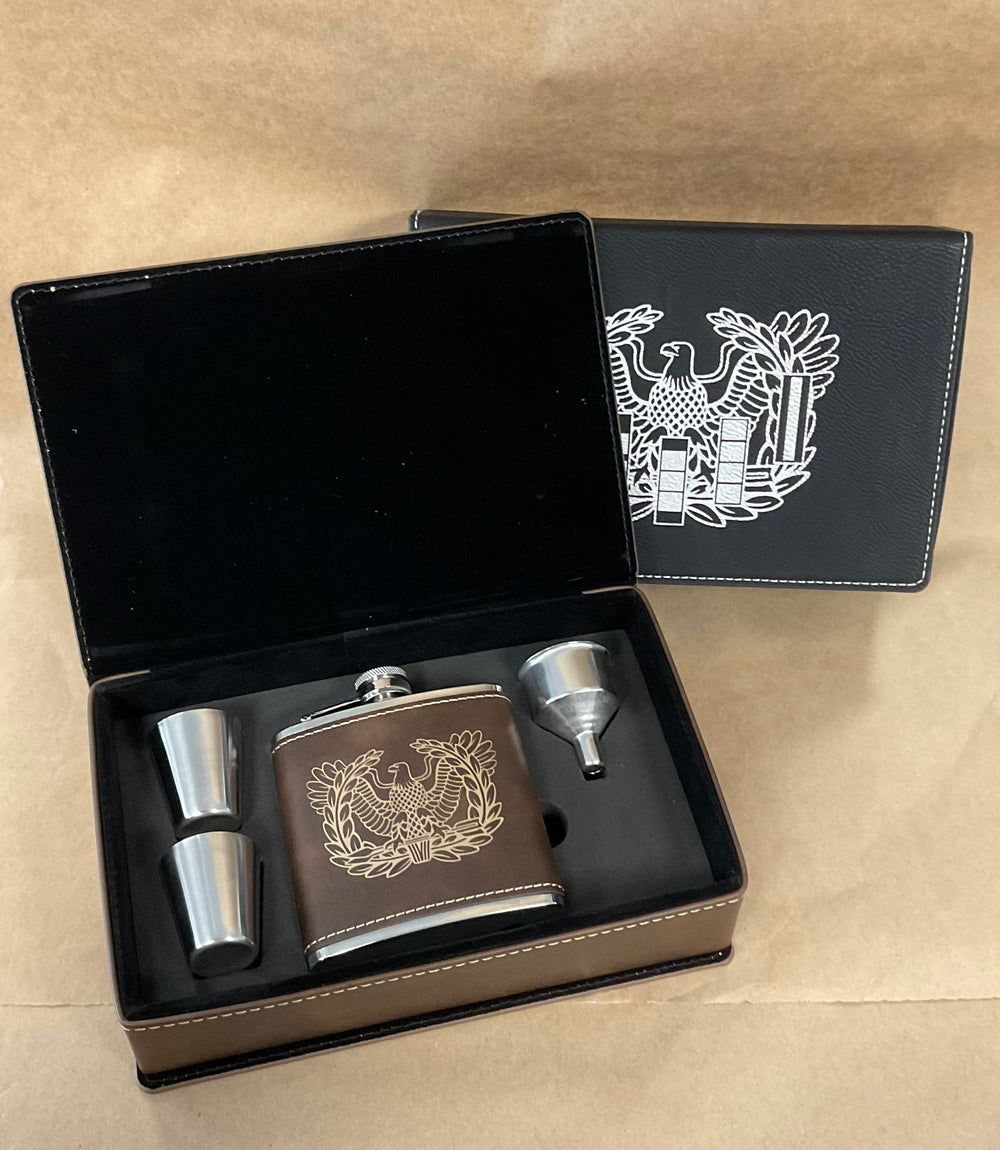 Leatherette Flask Set with Warrant Officer Engraving