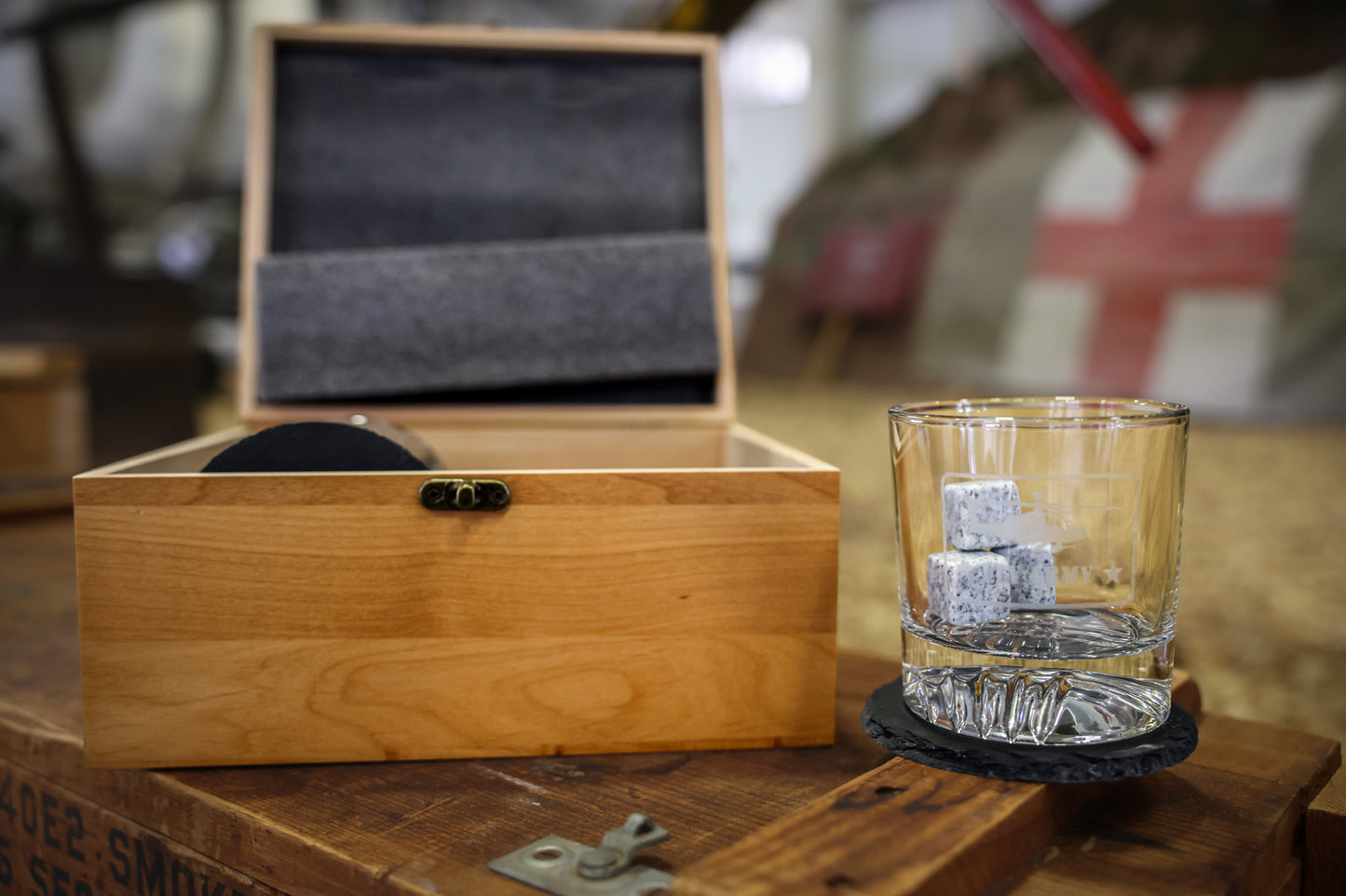 
                  
                    Box Whiskey Set
                  
                