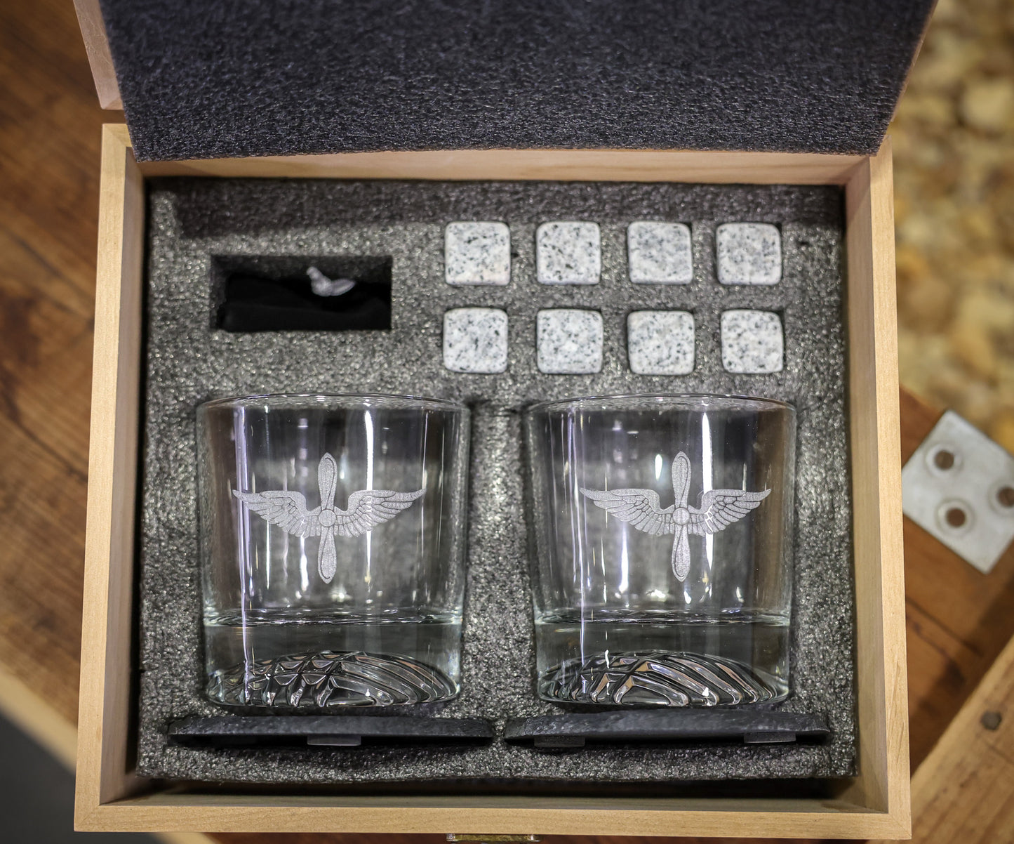 
                  
                    Box Whiskey Set
                  
                