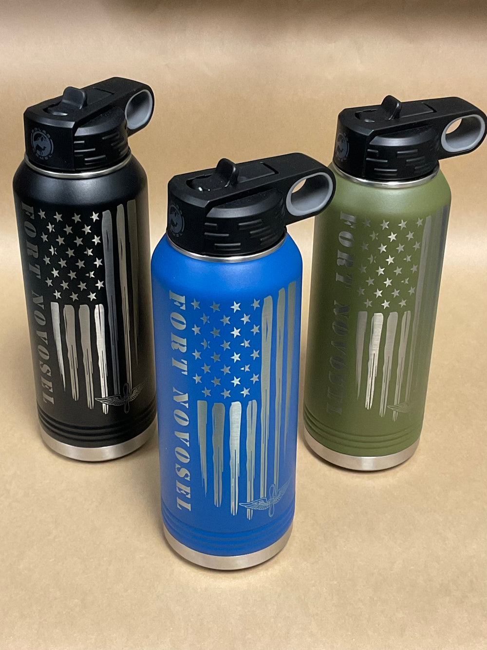 32oz Water Bottle with etched Flag