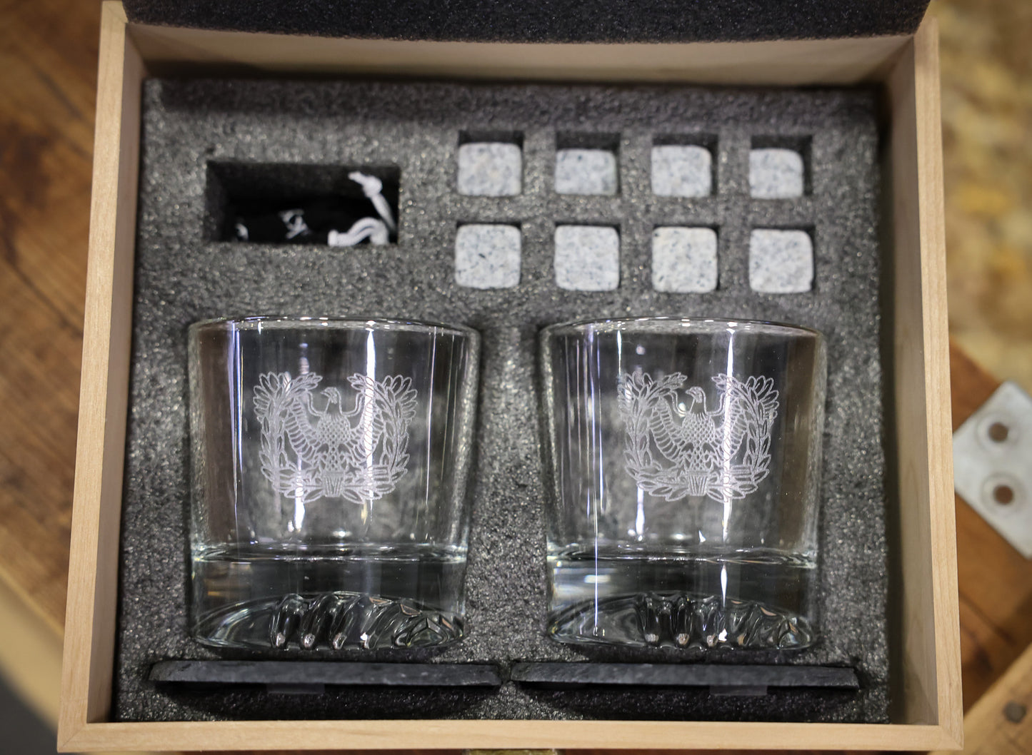 
                  
                    Box Whiskey Set
                  
                